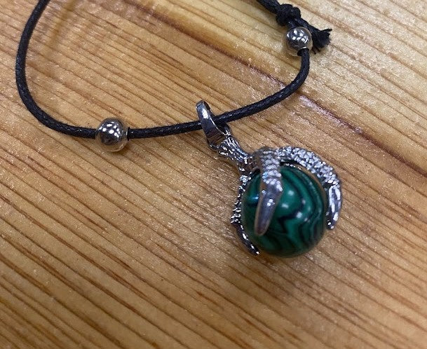 Necklace Eagle Claw Gemstone