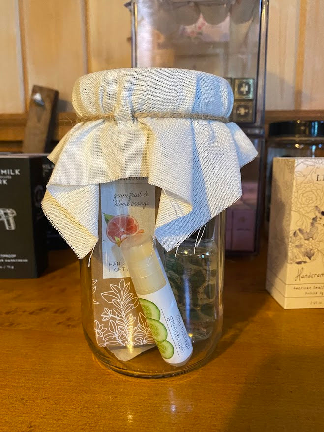 Margot Elena Hand Creme, Powder & Parfum