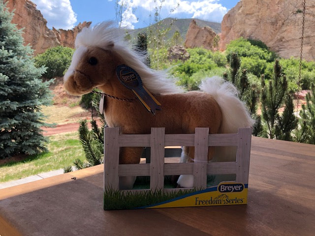 Stuffed Horses in Stable 13"