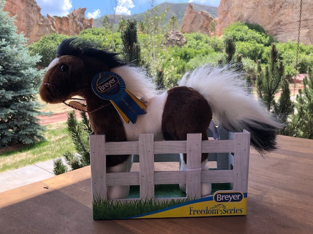 Stuffed Horses in Stable 13"